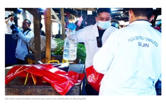 Captura de pantalla del portal web del periódico digital PubliMetro, en la cial se observa un grupo de funcionarios de la SIJIN haciendo un levantameinto de cuerpos de personas muertas por ingerir licor adulterado