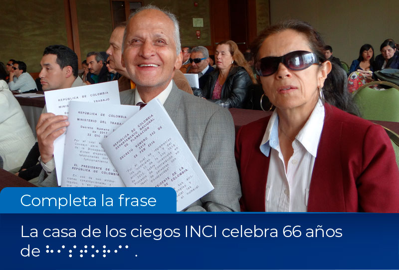 Fotografía, Personas con discapacidad visual con una publicación en braille