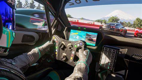 VIDEOJUEGO, en segunda persona con un traje de piloto hay un personaje animado en un auto en una pista