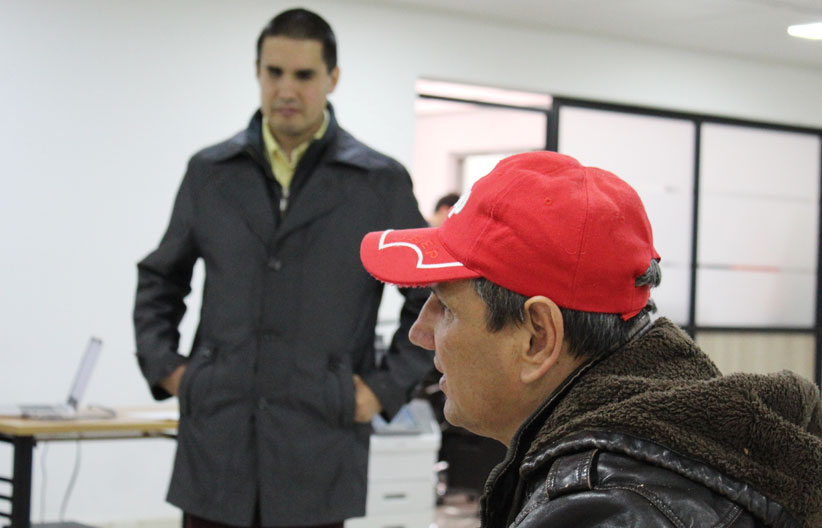 Asistentes al taller de familias lingüísticas