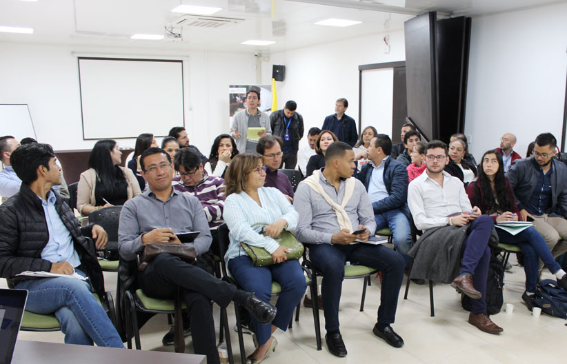 Auditorio, haciendo preguntas sobre accesibilidad