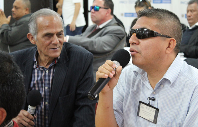 Asistentes al taller dando sus impresiones y experiencias