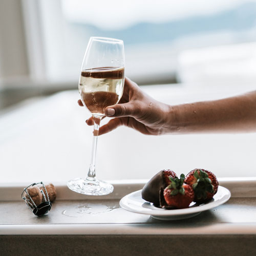 Imagen, Copa de vino y fresas con chocolate