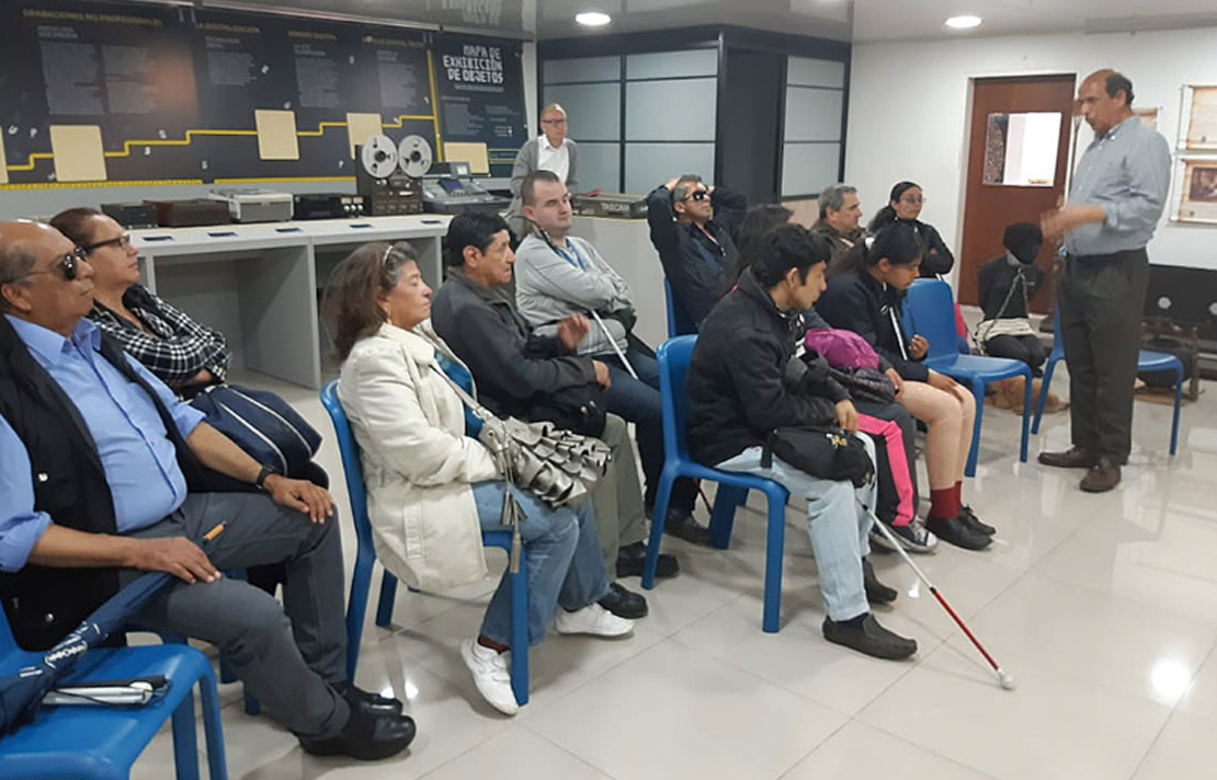 Personas con discapacidad participando de una capacitación para emprendedores