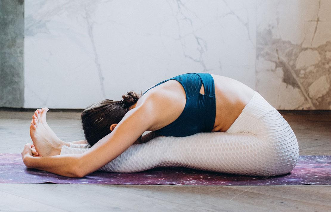 Imagen, Persona haciendo estiramientos de Yoga