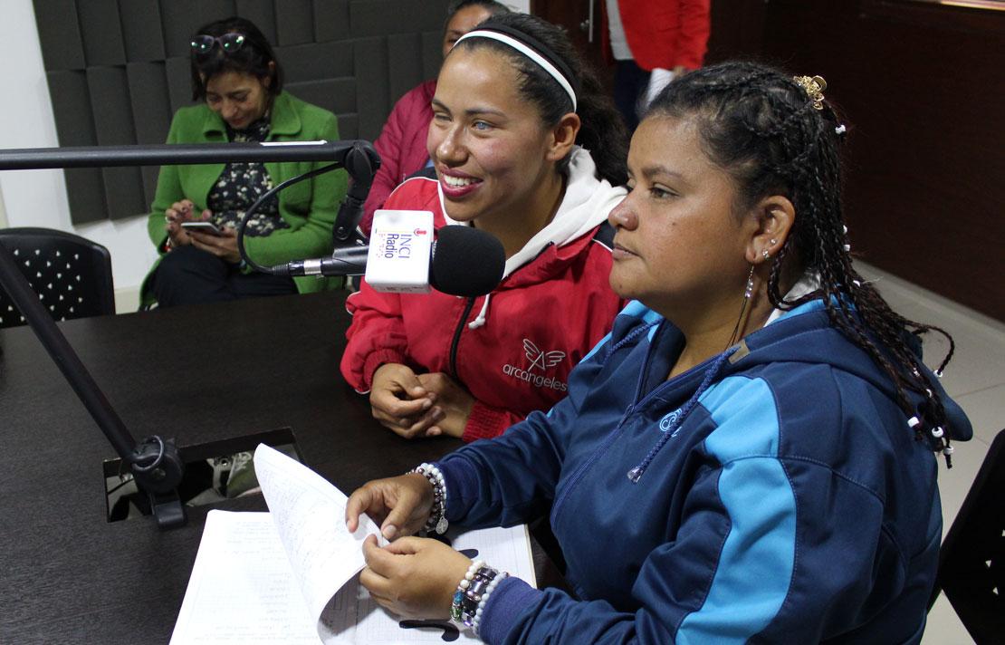 Fotografía, Personas con discapacidad visual reunidas en INCI RADIO