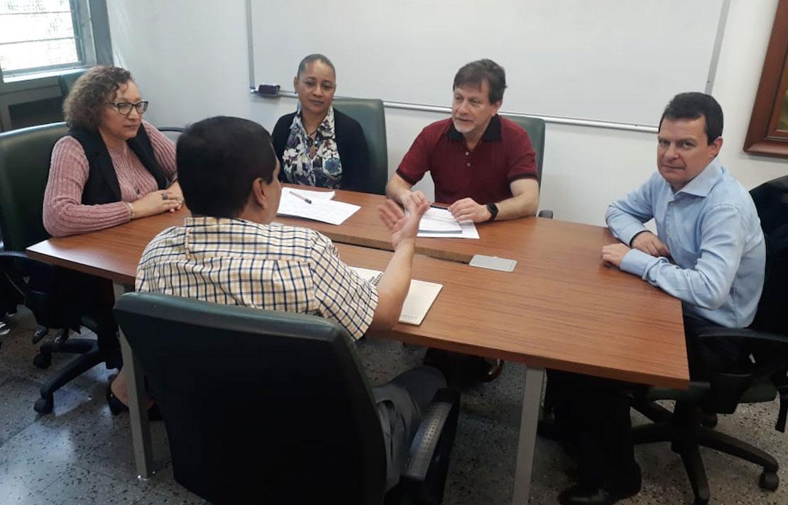 Funcionarios del Inci reunidos en la universidad de antioquia