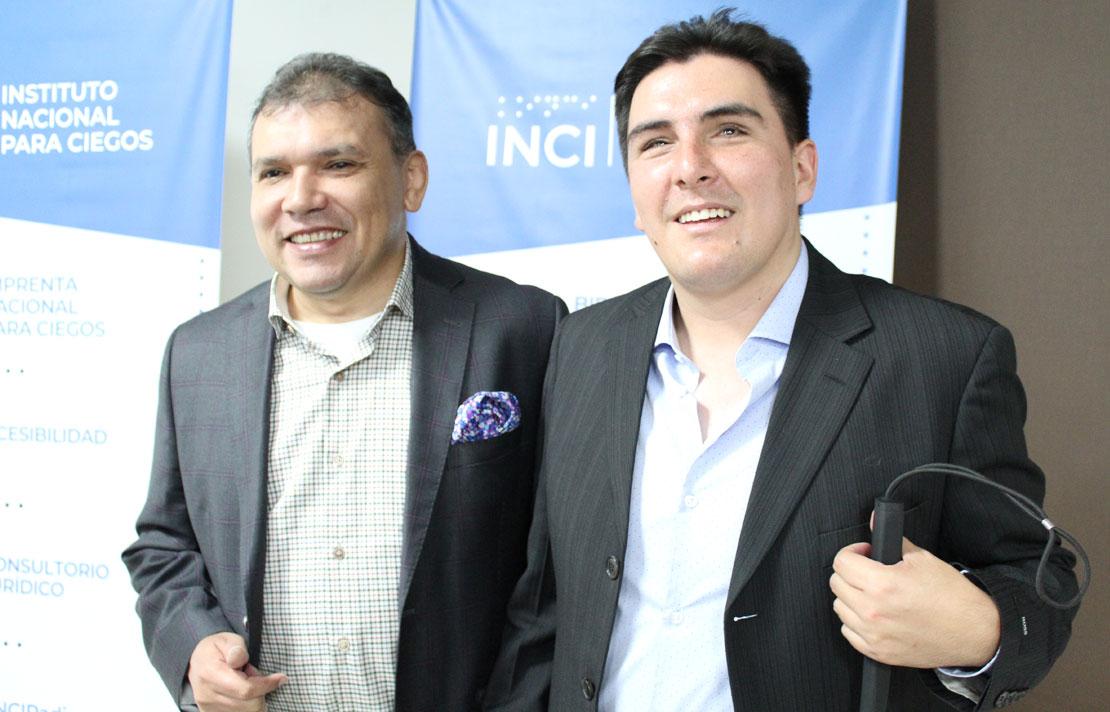 Carlos Parra Dussan Junto al protagonista del Ciego de Oro