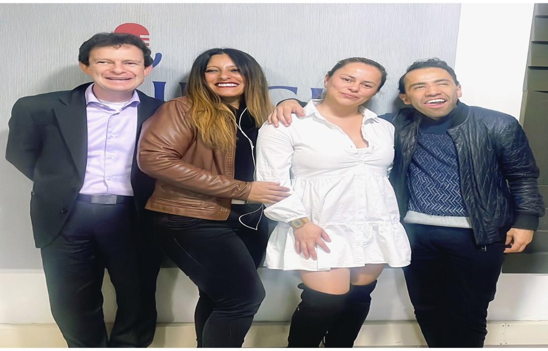 Equipo de interactuando con la baja visión programa de INCIRadio, de izquierda a derecha los panelistas Pedro Andrade, Sandra Malagón, Andrea Moreno y Carlos Quintero control y productor del programa