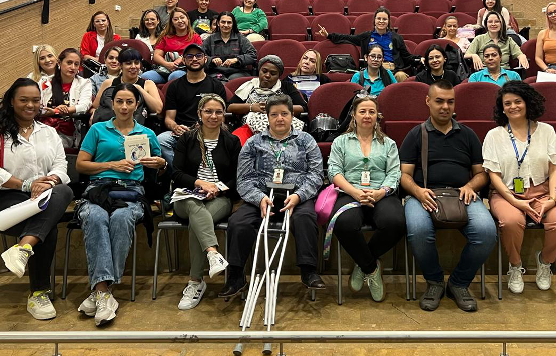 Asistentes a la fFiesta del Libro y la Cultura de Medellín, donde el INCI hizo presencia con la socialización de su Biblioteca Virtual para Ciegos