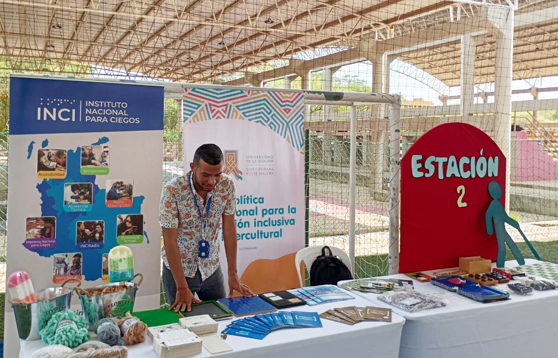 Stand del INCI, en la Semana de la Inclusión organizada por la Universidad de La Guajira