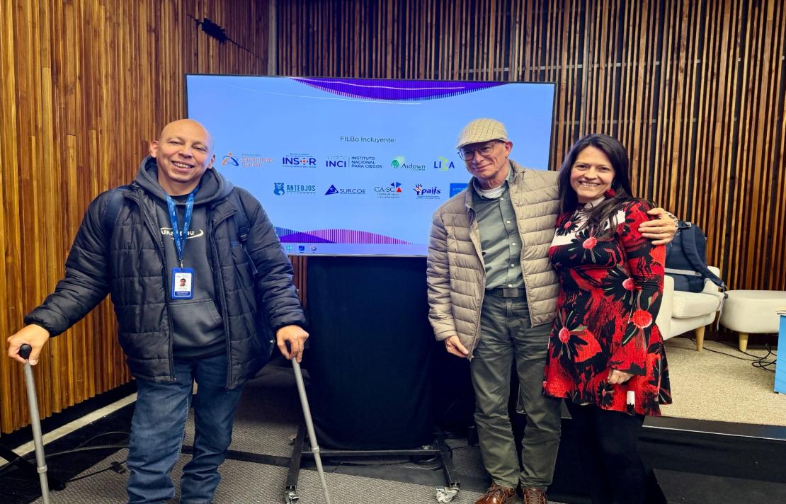 los servidores Jhon Jimenez, Enrique King y Diana Briñez sonríen