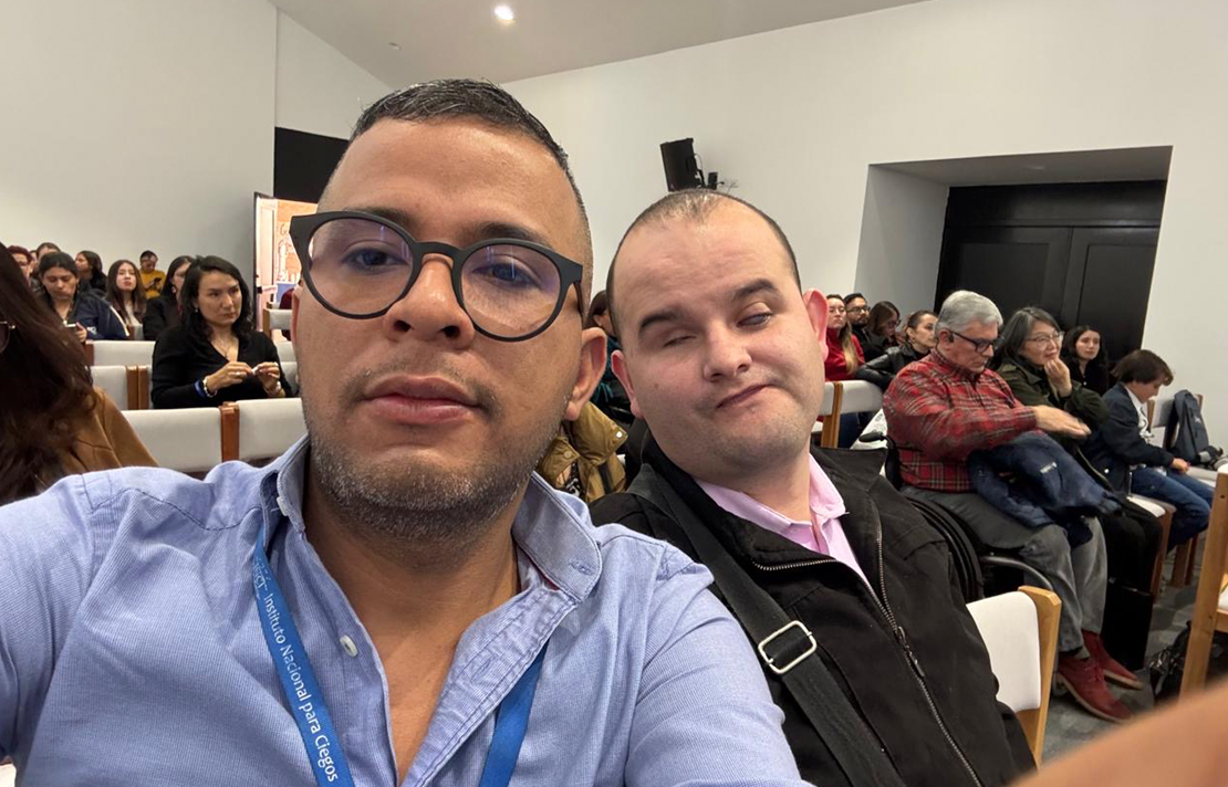 Fabio Leiva y Sergio González, profesionales del INCI participan en el I Encuentro Transdisciplinar sobre Sordoceguera y Percepción Sensorial, realizado en la Escuela Colombiana de Rehabilitación en Bogotá.
