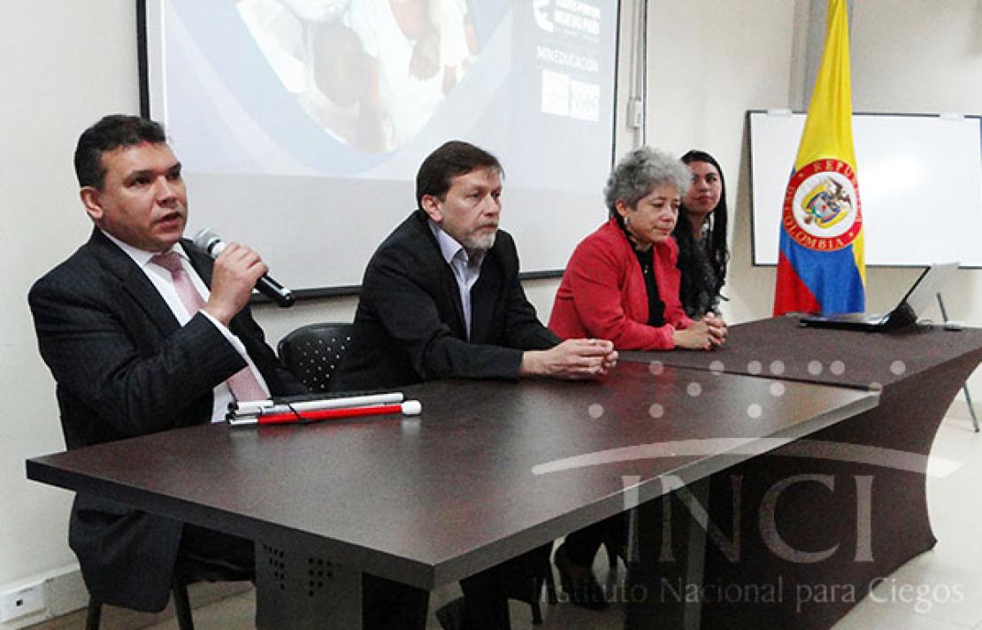 Fotografía, Panel de la socialización del decreto
