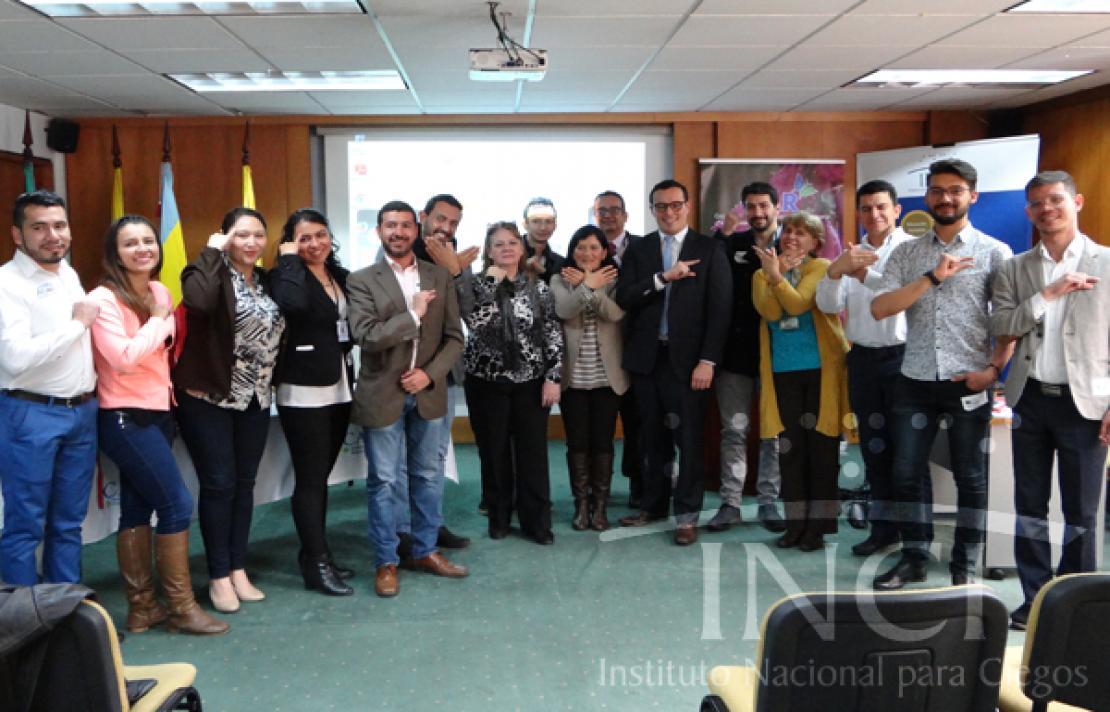 Fotografía de funcionarios del INCI y la CAR