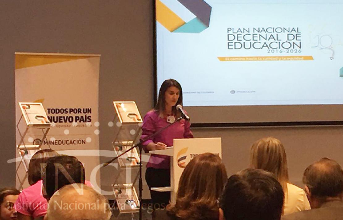 imagen de la Ministra Yaneth Giha presentando el Plan Nacional Decenal