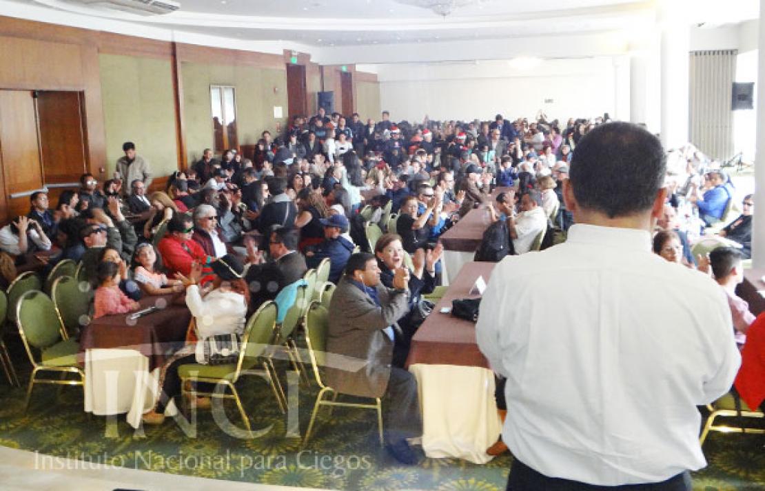 Fotografía, Director General, Doctor Carlos Parra Dussan se dirige al publico