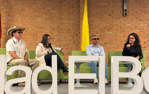 Andrea Carolina Chacón Castillo, directora general del INCI, participa como panelista junto a otros invitados en el espacio “Haciendo visible las oportunidades”, durante el 4.º Foro de Salud Visual y Ocular.