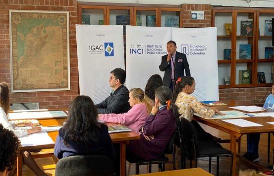 Carlos Parra Dussan dando sus palabras de apertura en el evento