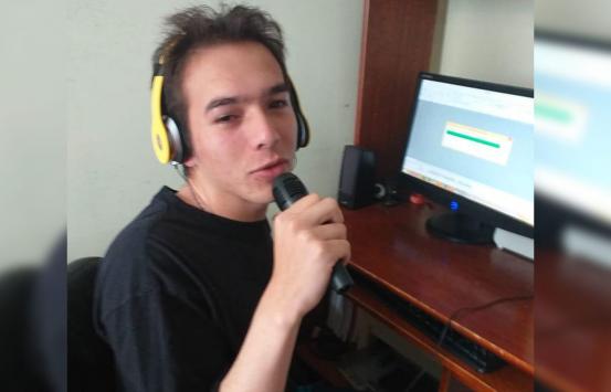 Fotografía, Camilo Garnica trabajando en casa