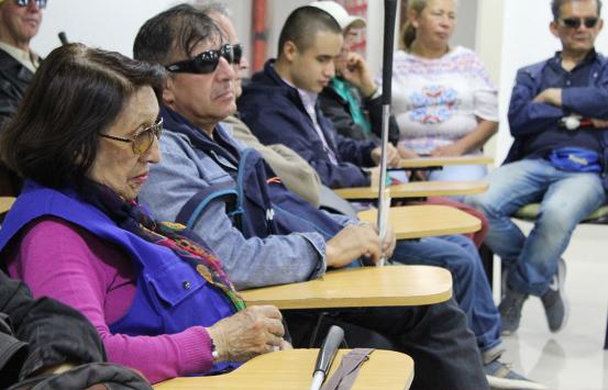 Fotografía, Personas con discapacidad visual reunidas