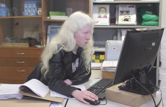 Fotografía, Persona interactuando con un computador