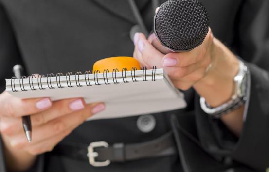 Imagen - Periodista realizando una entrevista