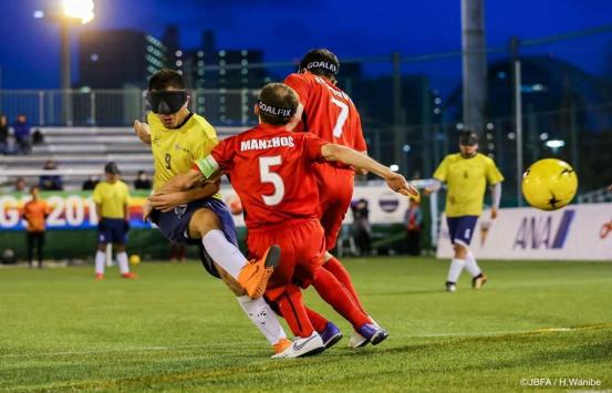 Imagen de Jhon Gonzalez definiendo