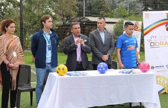 Selección Cundinamarca de Fútbol Sonoro para Ciegos junto a junto al Director del Instituto Nacional para Ciegos -INCI, Carlos Parra Dussan   asistieron el Gerente del Instituto Departamental para la Recreación y el Deporte de Cundinamarca, John Gutiérrez, el Delegado de la Defensoría del Pueblo y  el exministro del deporte, Ernesto Lucena.