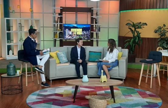El funcionario del INCI Pedro Andrade fue invitado al programa “Viviendo la vida” de Teleamiga.
