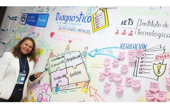 La doctora Myriam Herrera explicando temas relacionados con la salud visual