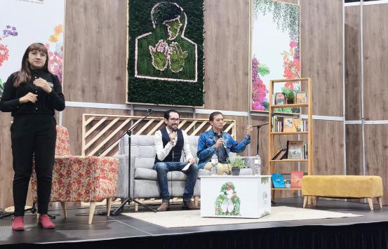 Henry Díaz y Camilo Garnica de INCIRadio acompañando los talleres especializados de braille, audiodescripción, accesibilidad y lenguaje inclusivo