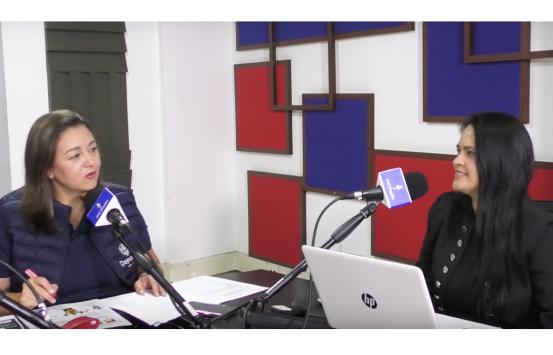 La Ministra del deporte, Luz Cristina López Trejos en visita al INCI en nota realizada para INCIRadio, acompañada de Julieth Hernandez comunicadora del INCI