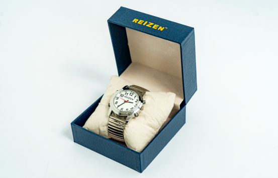 Reloj de pulso parlante unisex metálico