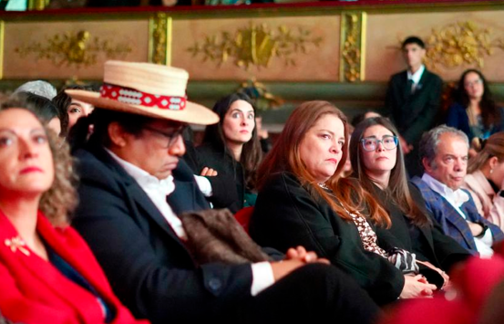 Fotografía de asistentes al evento “No es Hora de Callar”, entre ellos la directora del INCI, Andrea Carolina Chacón, y el ministro de Igualdad y Equidad, Alfredo Acosta Zapata
