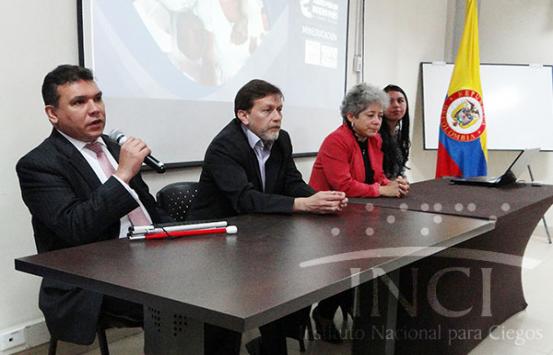 Fotografía, Panel de la socialización del decreto