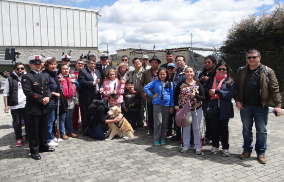Fotografía grupal del la visita al Departamento de Unidades Fluviales- DUF