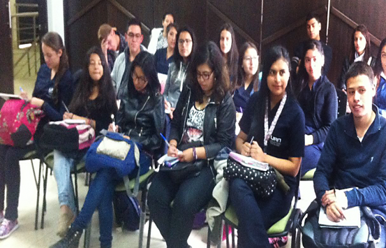 Fotografía de los Estudiantes de la Universidad Antonio Nariño