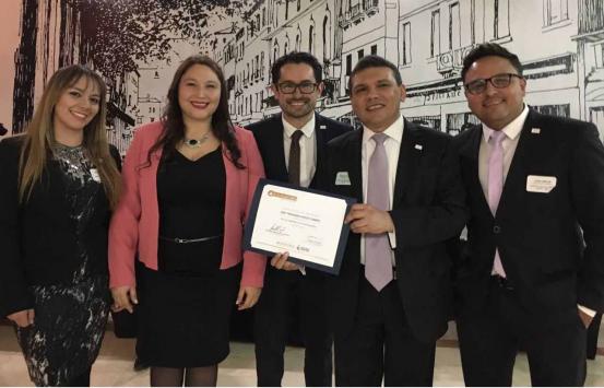 Dr. Carlos Parra Dussan , Director del INCI, y equipo de trabajo de INCIRadio durante el Reconocimiento del Día Nacional del Servidor Público