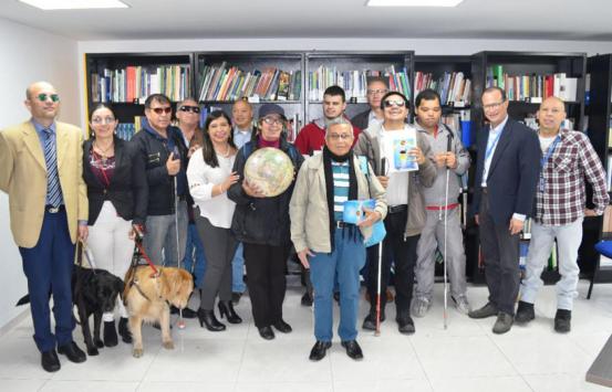 imagen de servidores de la Biblioteca INCI en una asesoría realizada al parlamento andino